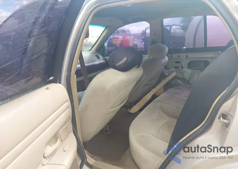 1998 Ford Crown Victoria Police Interceptor z USA, uszkodzony, nr VIN 2FAFP71W0WX158596